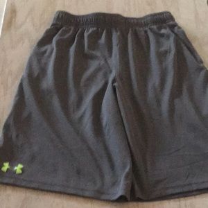 Under Armour Boys Shorts in size large